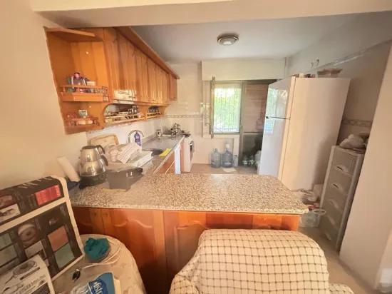 In Gümüldür, 100m vom Meer entfernt, Innerhalb des Geländes, eine villa mit großem garten zum verkauf 4+1