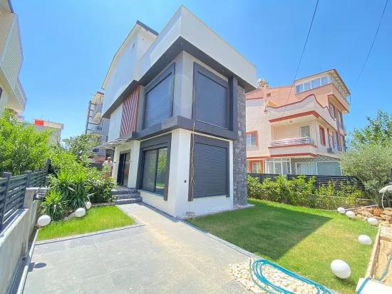 Gümüldür Fevzi Çakmak In der Nähe von dem Meer 100m unabhängige villenartige Luxusimmobilie mit Pool 3+1 Intelligente Villa