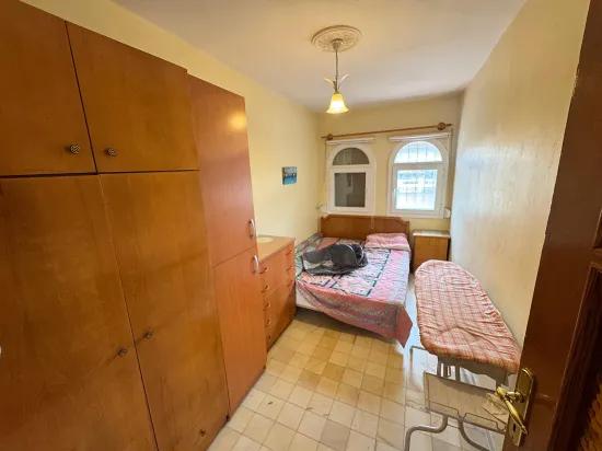In Seferihisar Cumhuriyet Mah. 750m vom Meer entfernt, mit Pool und Obstgarten, 4+1 Villa zum Verkauf