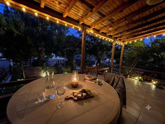 In Özderede, 2 Minuten von der See entfernt, geräumige Villa mit großem Garten, 3+1 Zimmer, zum Verkauf