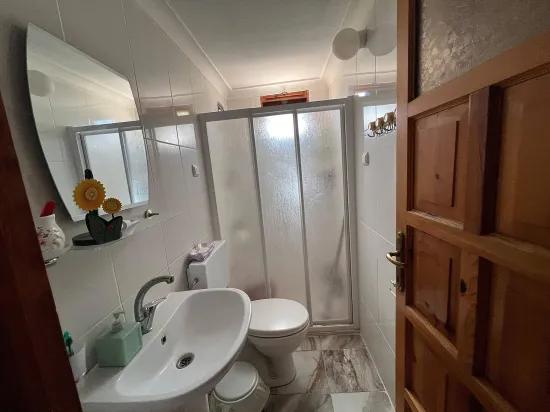 In Özderede, 2 Minuten von der See entfernt, geräumige Villa mit großem Garten, 3+1 Zimmer, zum Verkauf
