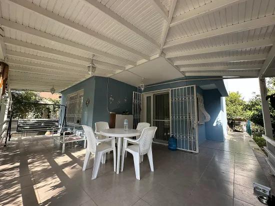 Menderes Gümüldür İnönü Mah. einzeln Freistehendes, Schwimmbad Satılık 3+1 Villa