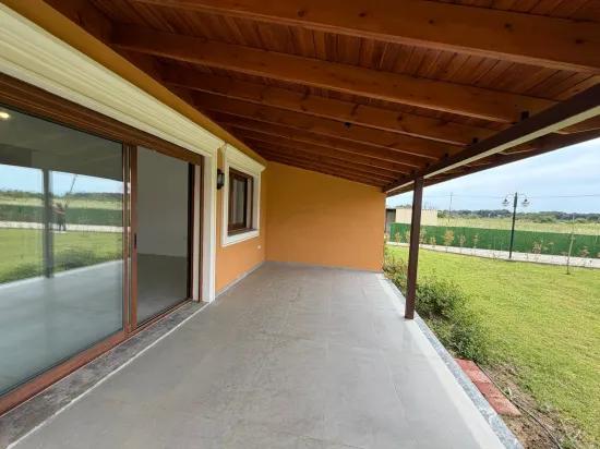 Menderes Gümüldür İnönü Mahallesi In einem exklusiven Komplex | Mit Pool verkäufliche 3+1 Villa
