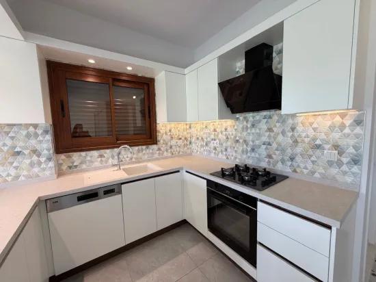 Menderes Gümüldür İnönü Mahallesi In einem exklusiven Komplex | Mit Pool verkäufliche 3+1 Villa