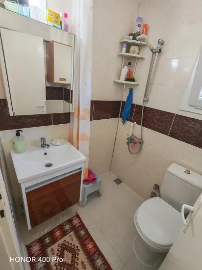 Seferihisar Ürkmez Straße auf der Seite des Meeres zu verkaufen 1+1 Wohnung