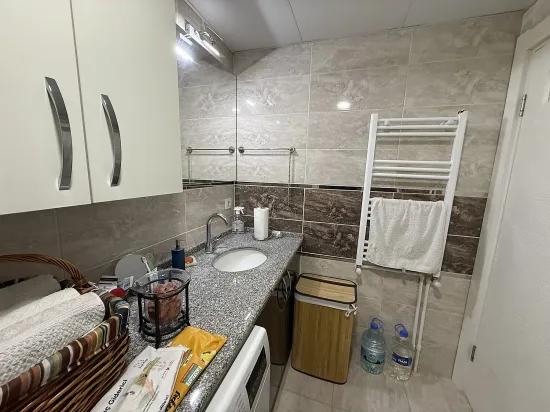 Seferihisars bevorzugtes Viertel bietet eine Gelegenheit 2+1 Wohnung zum Verkauf