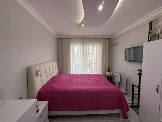 Seferihisars bevorzugtes Viertel bietet eine Gelegenheit 2+1 Wohnung zum Verkauf
