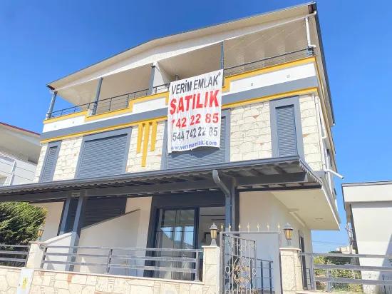 Seferihisar Payamlı 350 m vom Meer entfernt Neuwertig Luxus zu verkaufen 3+1 Villa