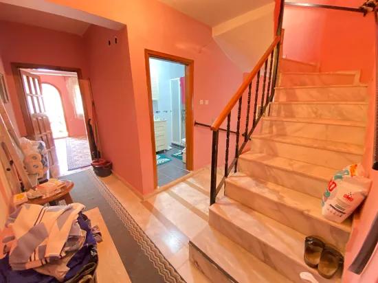 Seferihisar, In Bengeler, 400m zum Meer, mit Obstbäumen, kostenlos zu verkaufen, 3+1 Villa!
