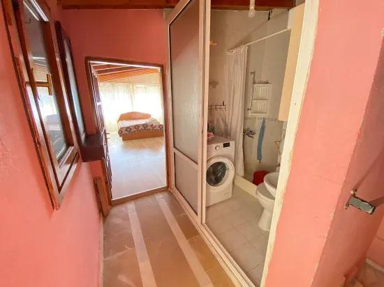 Seferihisar, In Bengeler, 400m zum Meer, mit Obstbäumen, kostenlos zu verkaufen, 3+1 Villa!