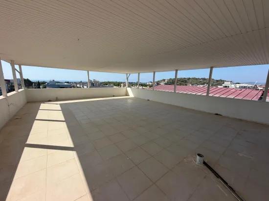 Seferihisar Ürkmez, mit Terrasse Voll Meerblick zu verkaufen Duplex Wohnung 2+1
