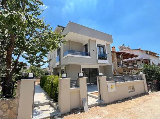 Menderes/özderede am Meer 400m zum Meer mit großem Garten 3+1 Luxusvilla