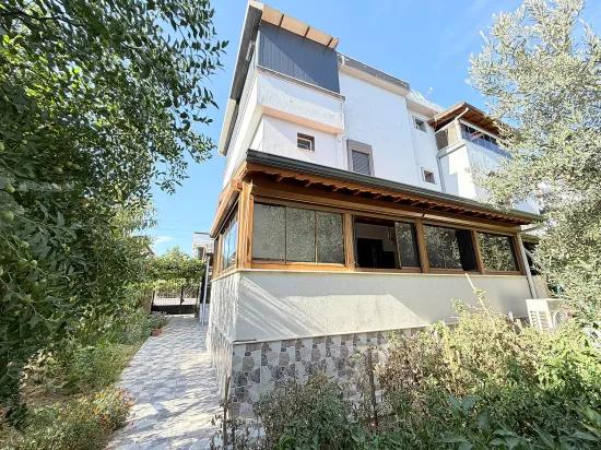 Seferihisar Doğanbey In Cumhuriyet nahe dem Meer Sommer‑winter Wohnen geeignet 3+1 Villa