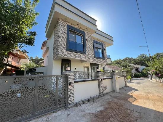 Menderes/özderede Meerseite 400m Zum Meer Breit Mit Garten Und Mit Parkplatz 3+1 Luxuriös Villa