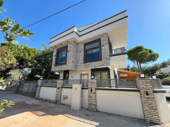 Menderes/özderede Meerseite 400m Zum Meer Breit Mit Garten Und Mit Parkplatz 3+1 Luxuriös Villa