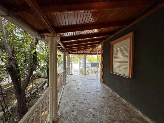 Seferihisar In Doğanbey 850 m zum Meer 3‑seitig mit Garten zu verkaufen 3+1 Villa
