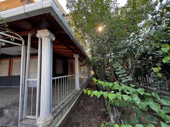 Seferihisar In Doğanbey 850 m zum Meer 3‑seitig mit Garten zu verkaufen 3+1 Villa