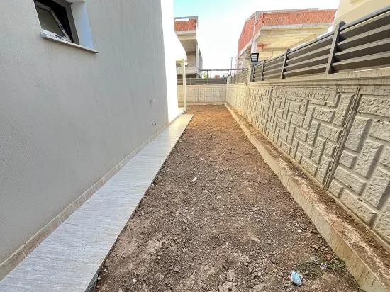 In Gümüldür In zentraler Lage mit Garten, mit Aufzug, 400m zum Meer, zu verkaufen, 1+1 Wohnung