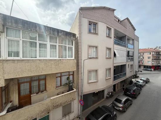 İzmir Seferihisar Hıdırlık Mahallesi'nde Merkezi Konumda Satılık 2+1 Daire