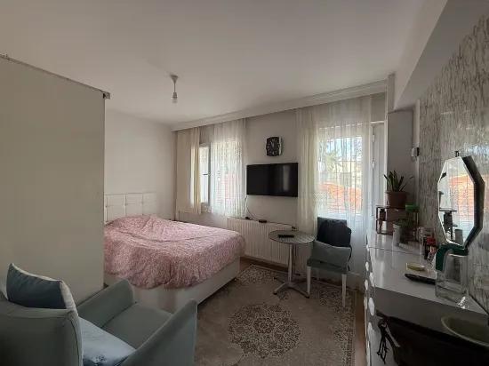 İzmir Seferihisar Hıdırlık Mahallesi'nde Merkezi Konumda Satılık 2+1 Daire