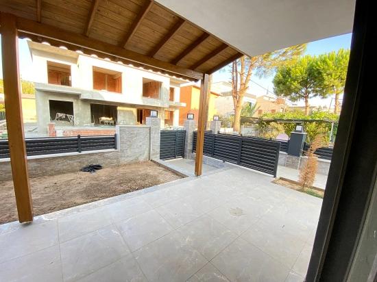 4+1 Villa Mit Separatem Garten Und Eigenem Garten In Unmittelbarer Nähe Zum Meer In Doğanbey Zu Verkaufen