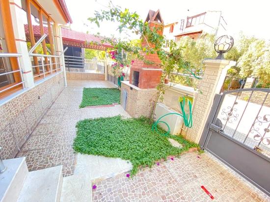 3+1-Zimmer-Villa In Doğanbey Zu Verkaufen, Abgeschlossener Parkplatz, In Unmittelbarer Nähe Zum Meer