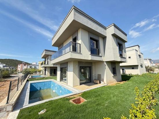 3+1 Villa Mit Freistehendem Pool In Doğanbey Zu Verkaufen