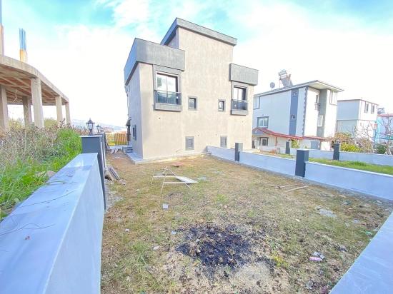 Traumhaftes 2+1-Sommerhaus In Doğanbey Mit Vollem Meerblick Zu Verkaufen