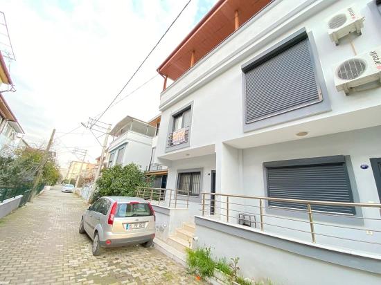 Dringend Preis Gesenkt: 3+1-Zimmer-Villa In Ürkmez, Nur 250 M Vom Meer Entfernt, Zu Verkaufen.