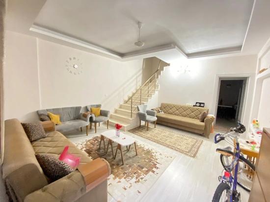 Dringend Preis Gesenkt: 3+1-Zimmer-Villa In Ürkmez, Nur 250 M Vom Meer Entfernt, Zu Verkaufen.