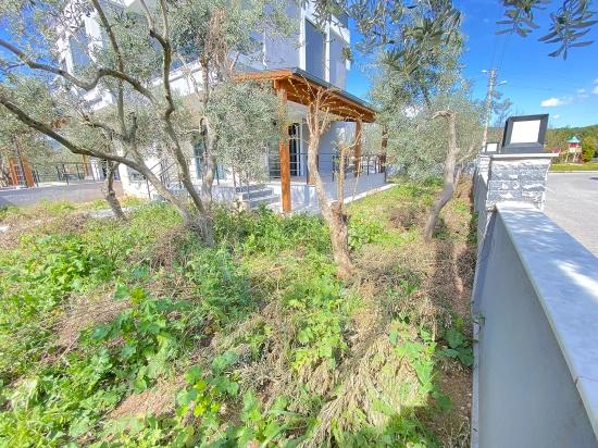Seferihisar.cumhuriyet Mah. 500 M Entfernung Zum Meer, 3+1 Villa Mit Großem Garten Zu Verkaufen“
