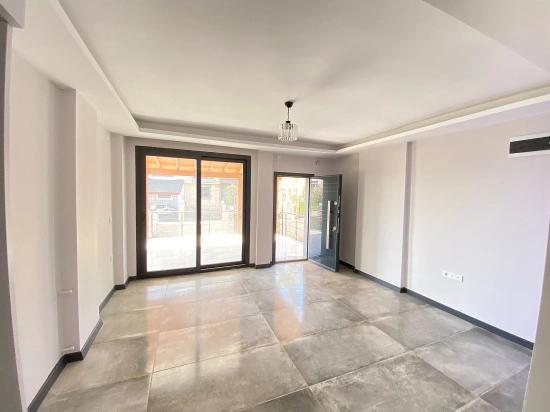 „2+1 Villa Zum Verkauf In Seferihisar, Stadtteil Cumhuriyet, 500 M Vom Meer Entfernt, Mit Großem Garten“