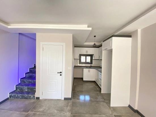 „2+1 Villa Zum Verkauf In Seferihisar, Stadtteil Cumhuriyet, 500 M Vom Meer Entfernt, Mit Großem Garten“