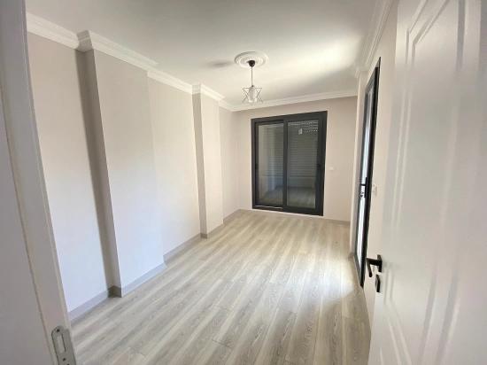 „2+1 Villa Zum Verkauf In Seferihisar, Stadtteil Cumhuriyet, 500 M Vom Meer Entfernt, Mit Großem Garten“