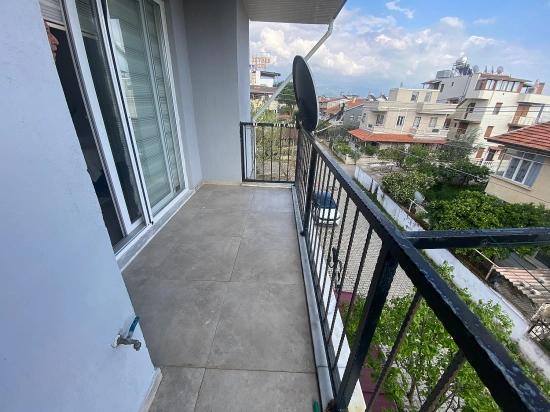 7+3 Wohnungen Zum Verkauf In Einem Kompletten Gebäude, 100 M Vom Meer Entfernt In Ürkmez