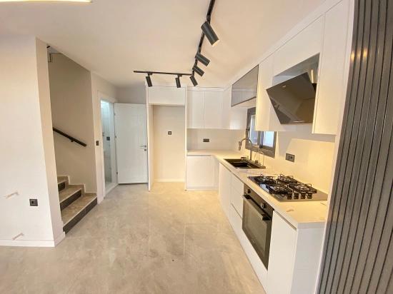 Luxuriöse 3+1-zimmer-villa In Özdere Zu Verkaufen, Mit Parkplatz, 50 M Zum Meer Und Panoramablick