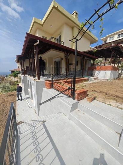 Freistehende 4+1 Villa Mit Ungestörtem Meerblick Im Stadtteil Atatürk Von Seferihisar.
