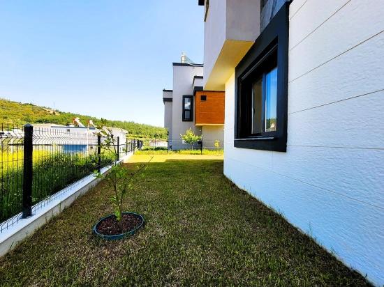 Moderne Architektur In Seferihisar: Eine Charmante 3+1-zimmer-villa Mit Fußbodenheizung Und Privatem Garten