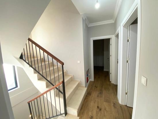 Eine Komplett Freistehende 3+1-zimmer-villa Mit Steindetails In Der Elegantesten Ecke Des Atatürk-viertels In Seferihisar!
