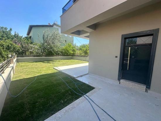 3+1 Villa Mit Großem Garten In Özdere, Nur Wenige Gehminuten Vom Meer Entfernt