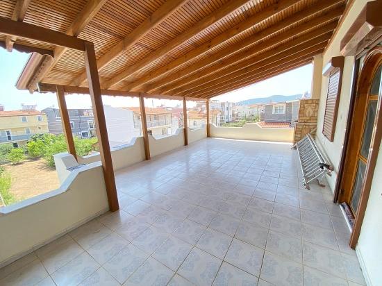 7+1 Eckvilla Zum Verkauf In Seferihisar Cumhuriyet, 400 M Vom Meer Entfernt!