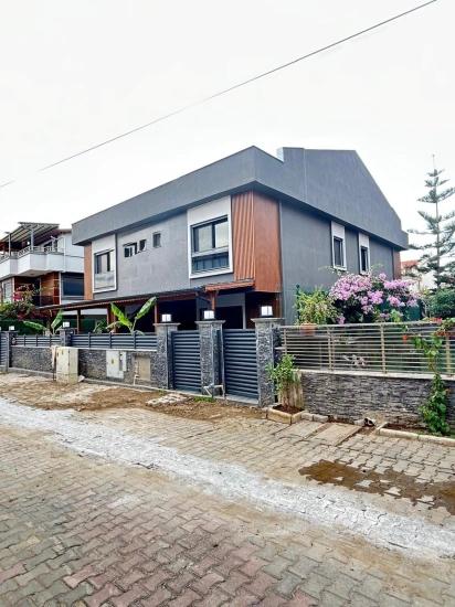 Ultra-Luxusvilla Mit Großem Garten, 30 Meter Vom Meer Entfernt In Özdere