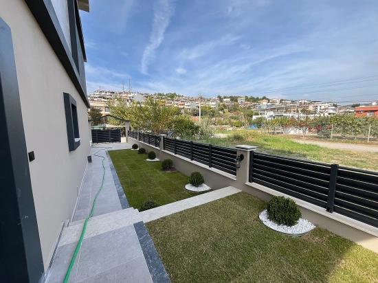 3+1 Villa Zum Verkauf In Menderes Gümüldür, 400 Meter Vom Meer Entfernt, Mit 3+1 Parkplätzen