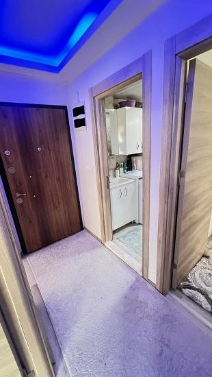 2+1 75 M² Große Mittelhohe Wohnung (2+1) Mit Doppelbalkon In Gumuldur Zu Verkaufen