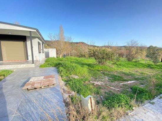 Brandneues Freistehendes Haus Mit 2 Schlafzimmern Und Einem Zusätzlichen Zimmer In Seferihisar Kavakdere, Inmitten Der Natur Und 3 Km Vom Meer Entfernt.