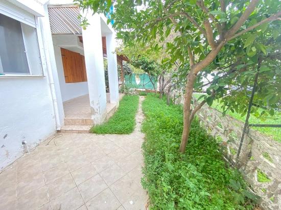 Ferienhaus (3+1 Zimmer) Mit Separatem Garten Am Meer In Ürkmez Zu Vermieten