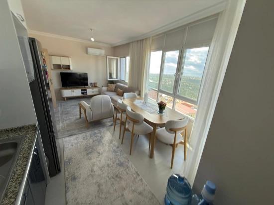 2+1-wohnung Mit Hauptbadezimmer In Gumuldur Zu Verkaufen
