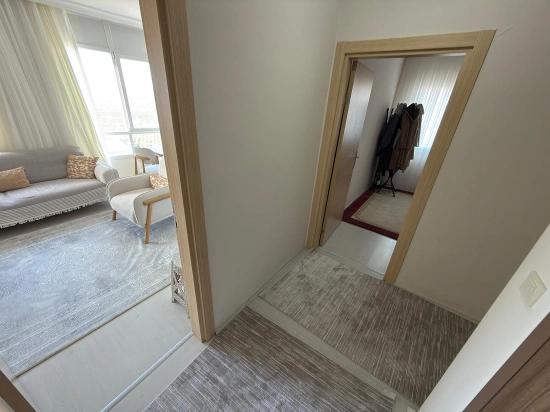 2+1-wohnung Mit Hauptbadezimmer In Gumuldur Zu Verkaufen