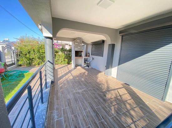Eine Freistehende Villa Auf Einem 307 M² Großen Grundstück, 50 M Vom Meer Entfernt In Doğanbey.