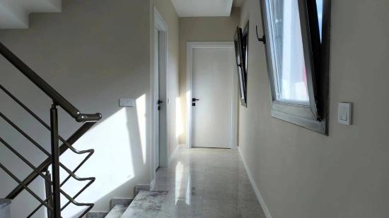 Gelegenheit Zum Verkauf: 3+1 Villa Mit Großzügigem Garten In Özdere